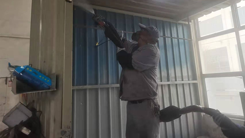 彩鋼板防水防腐設(shè)備(聚脲噴涂機(jī))-京華邦威