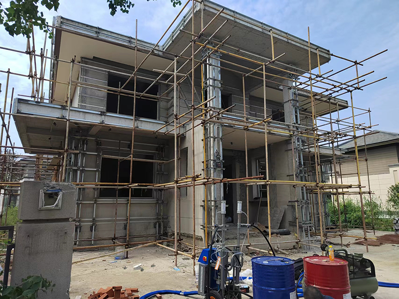 聚氨酯噴涂輕鋼別墅保溫設(shè)備要選多少錢一臺(tái)的?京華邦威廠家直銷